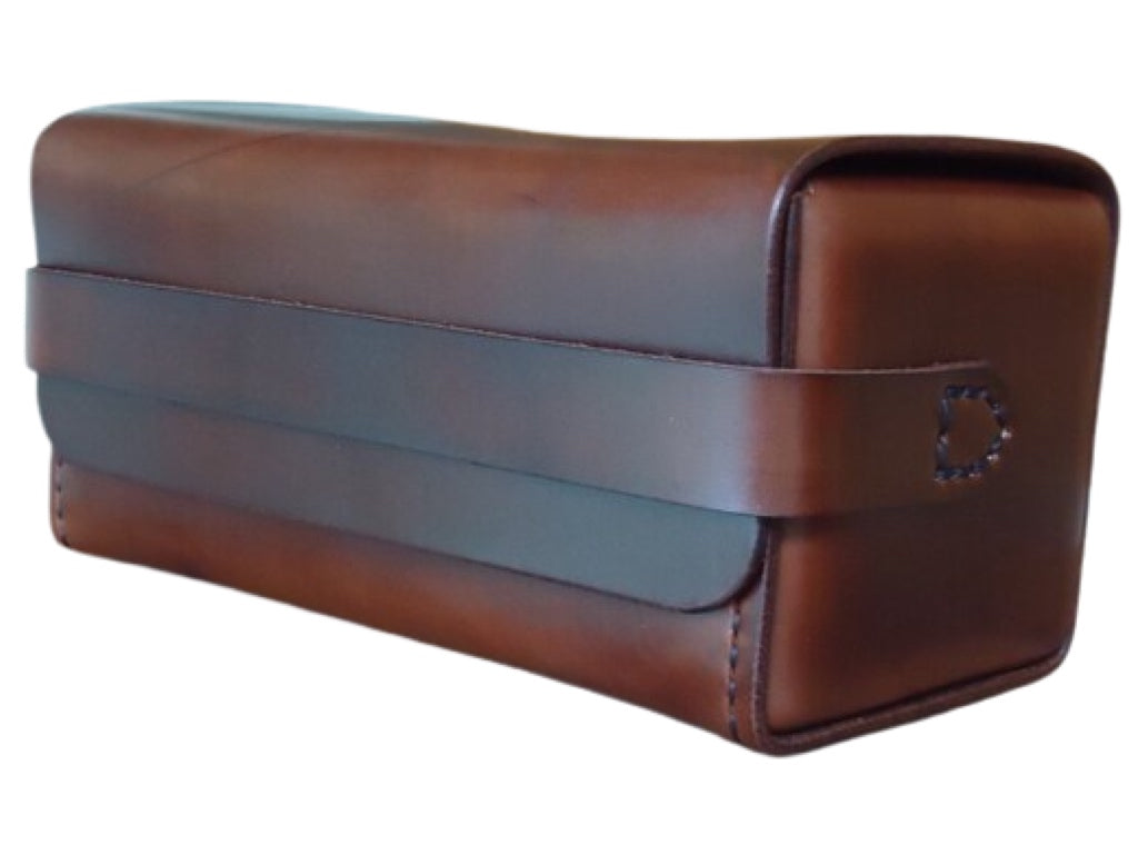 Brown leather dopp kit bag for toiletries and grooming kit. – CASUPO